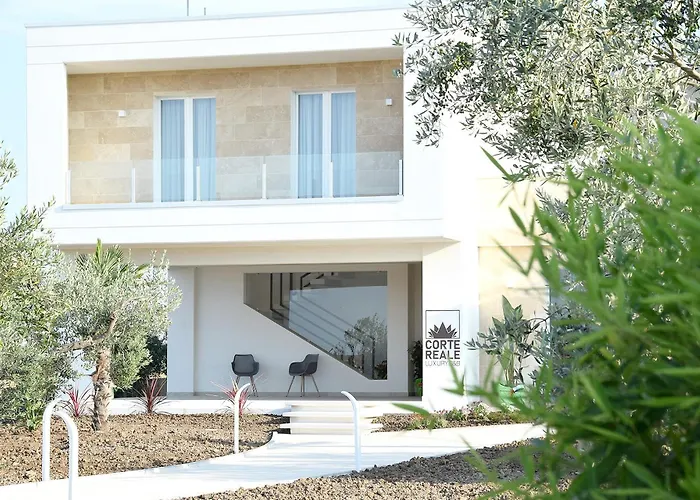 Corte Reale Luxury Bed and Breakfast 4*